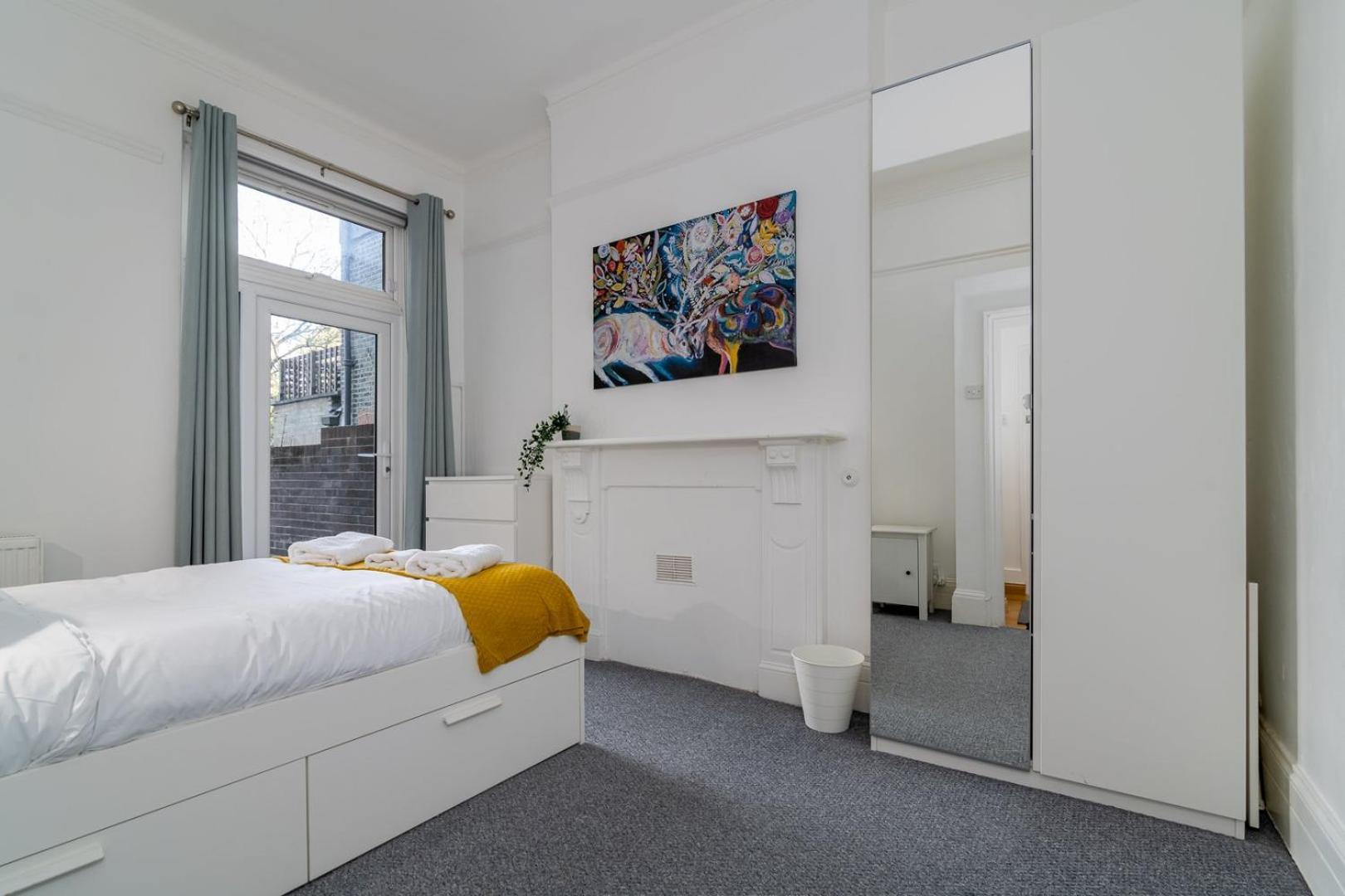 Casa de Férias Guestready - Soberbo Moderno Com Jardim Em Kilburn Londres